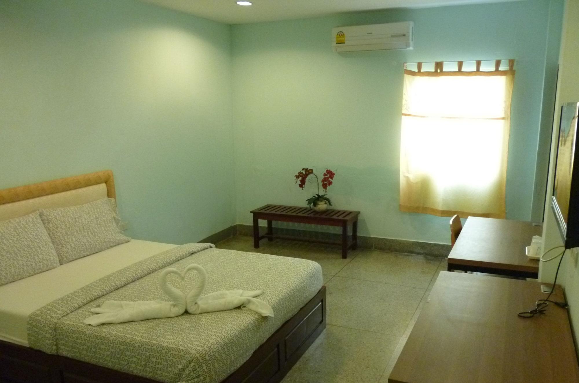 Sri Krungthep Hotel Bangkok Bagian luar foto