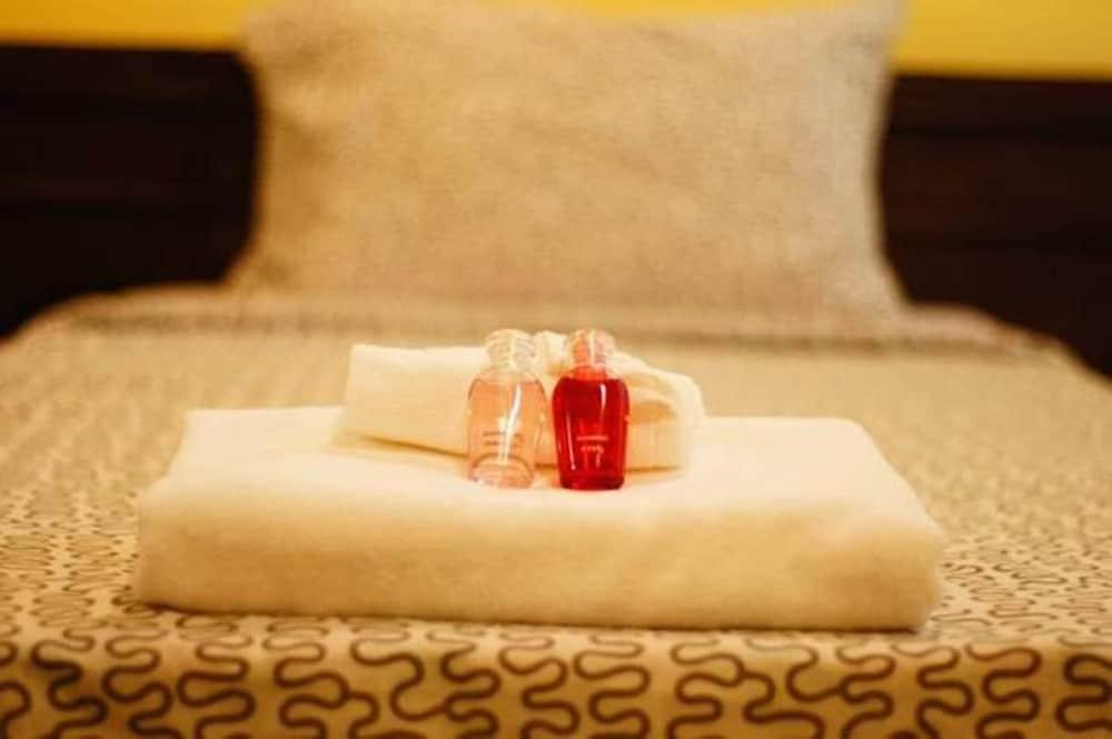 Sri Krungthep Hotel Bangkok Bagian luar foto