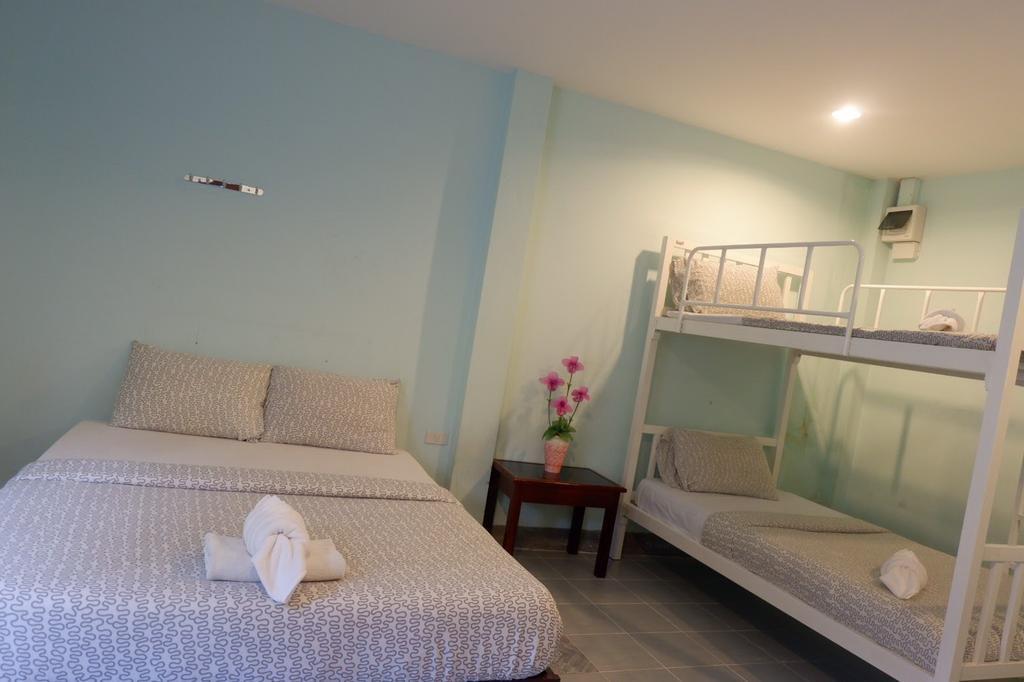 Sri Krungthep Hotel Bangkok Bagian luar foto