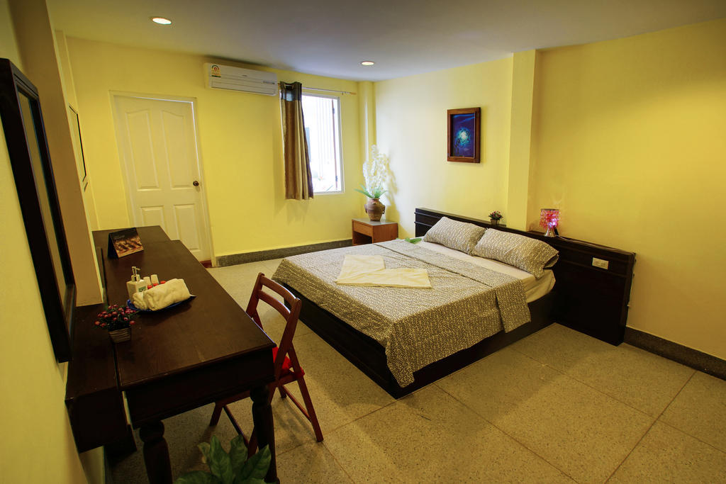 Sri Krungthep Hotel Bangkok Bagian luar foto